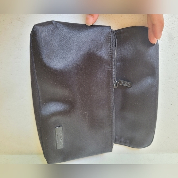 CHANEL Parfums Black Satin Makeup Clutch - Picture 5 of 8